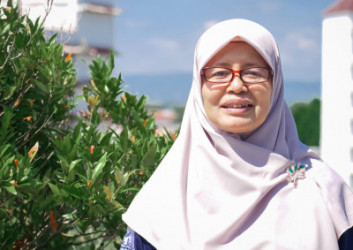Dr. Dra. Siti Bahiroh, M.Si